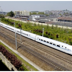 中国高铁试验车明年将冲击近600公里时速