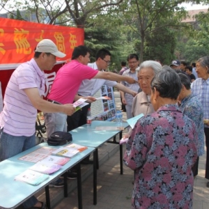 河南省新乡市500名律师走进社区乡村开展法律援助活动