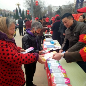 河南省商丘市司法局法律援助中心积极开展 “共产党员进社区”志愿服务活动