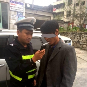 贵州省德江县一男子二次酒驾被交警查获