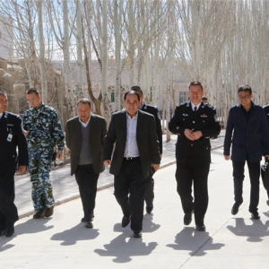 新疆司法厅党委副书记、厅长希尔扎提•巴吾东一行到喀什教育矫治局检查指导工作