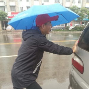 河南省开封市鼓楼区人民法院干警雨中创文情系群众 热心助人获赞誉