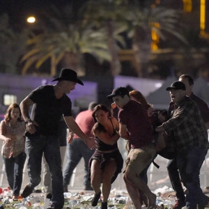 美国拉斯韦加斯一音乐节发生枪击事件 已造成至少50人死亡 200多人受伤