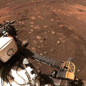 前进、后退、转弯！毅力号完成在火星上的首次“行走”