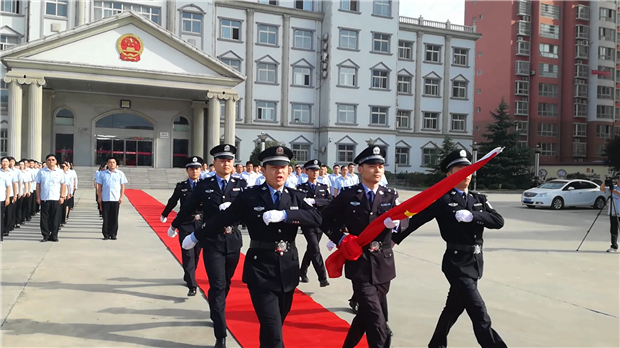河南省尉氏县人民法院举行"公民爱国宣誓"迎接祖国生日